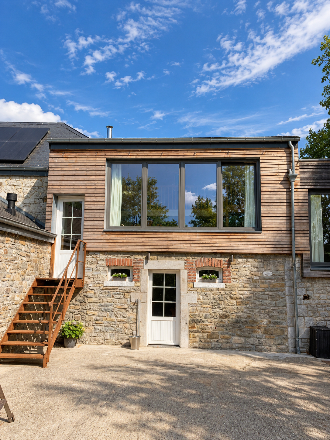 Vue extérieure du Fenil de L’Oeil du Condroz